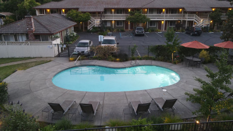 The Jack London Lodge - Pool View