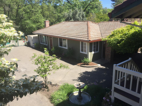 The Jack London Lodge - Exterior