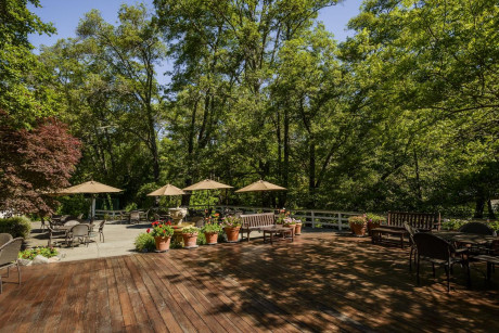 The Jack London Lodge - Deck