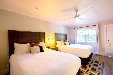 2 Beds