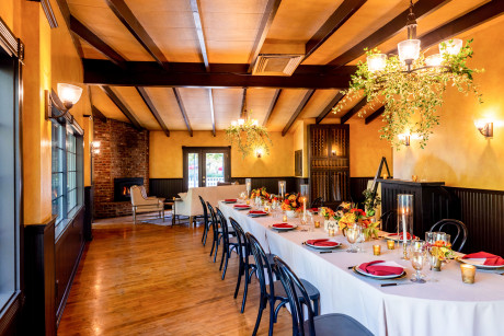 The Jack London Lodge - Interior Hall